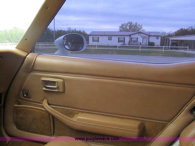 image for item F3031 1982 Chevrolet Corvette