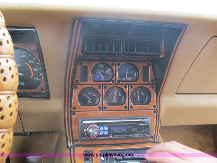 image for item F3031 1982 Chevrolet Corvette