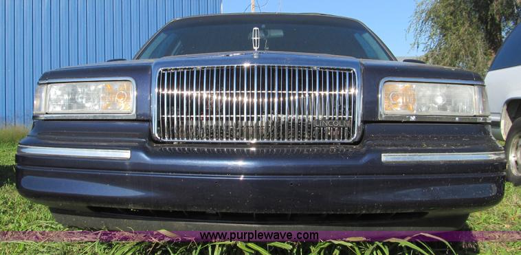 image for item F4598 1997 Lincoln Town Car Executive stretch limousine
