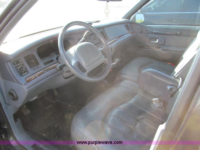 image for item F4598 1997 Lincoln Town Car Executive stretch limousine