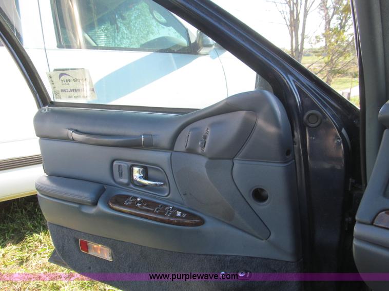 image for item F4598 1997 Lincoln Town Car Executive stretch limousine