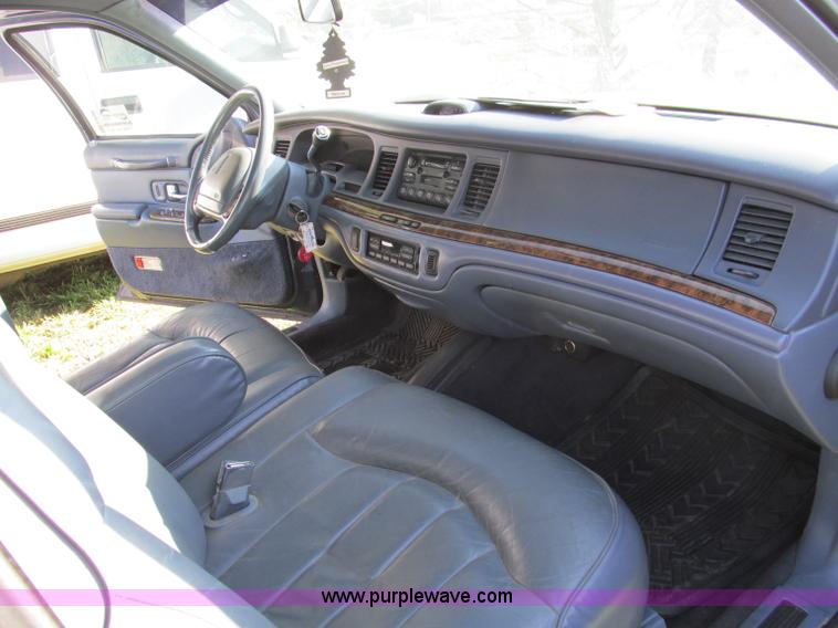 image for item F4598 1997 Lincoln Town Car Executive stretch limousine