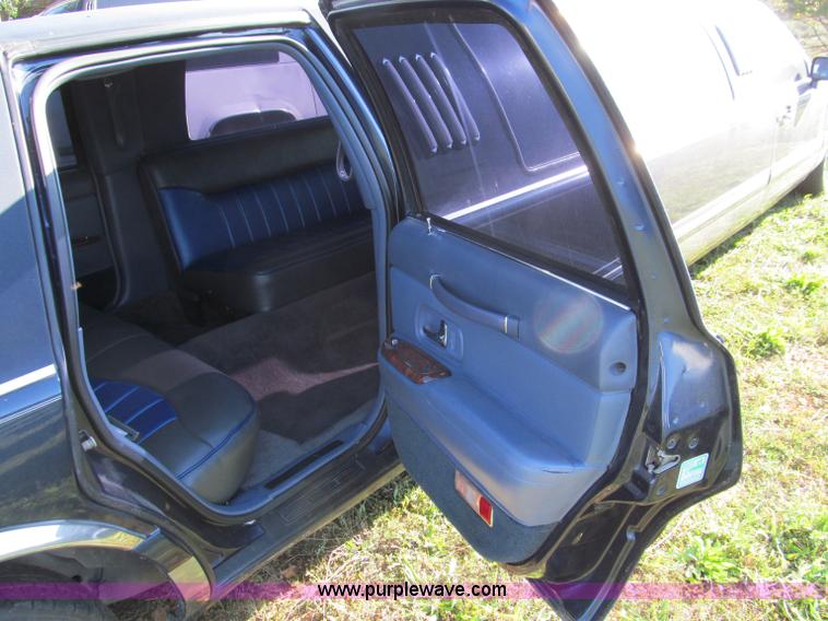 image for item F4598 1997 Lincoln Town Car Executive stretch limousine
