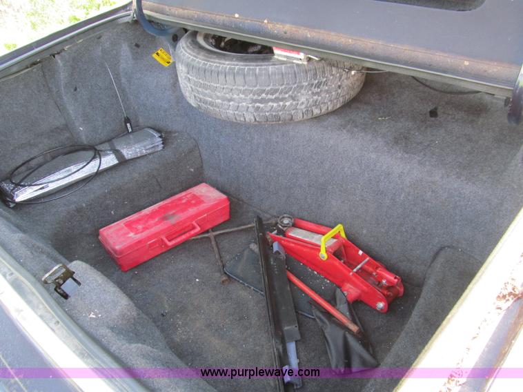 image for item F4598 1997 Lincoln Town Car Executive stretch limousine