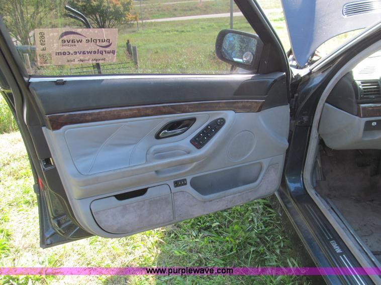 image for item F4599 1995 BMW 740i