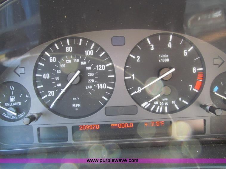 image for item F4599 1995 BMW 740i