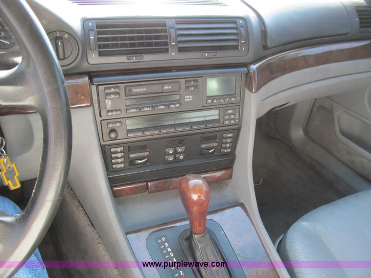 image for item F4599 1995 BMW 740i