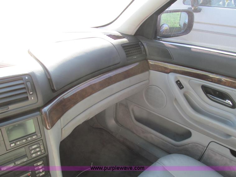 image for item F4599 1995 BMW 740i