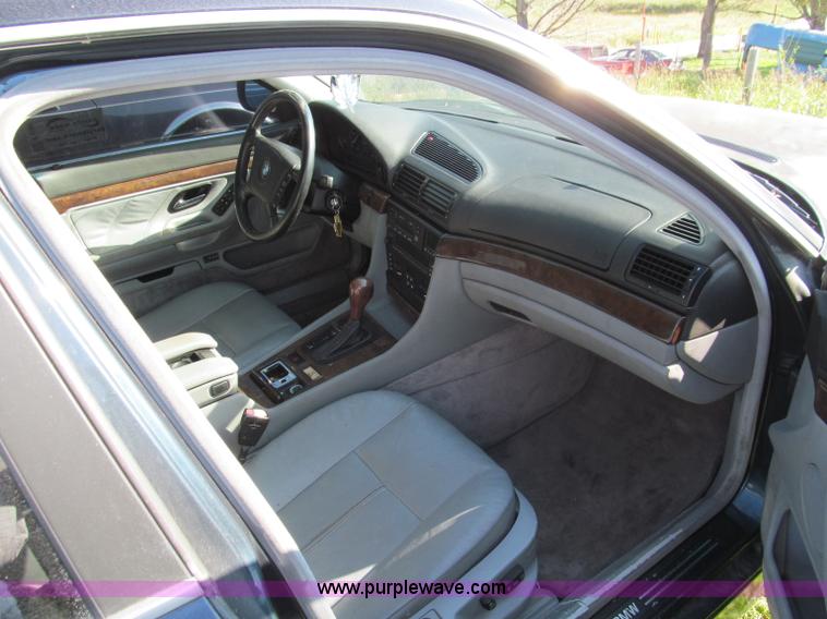 image for item F4599 1995 BMW 740i