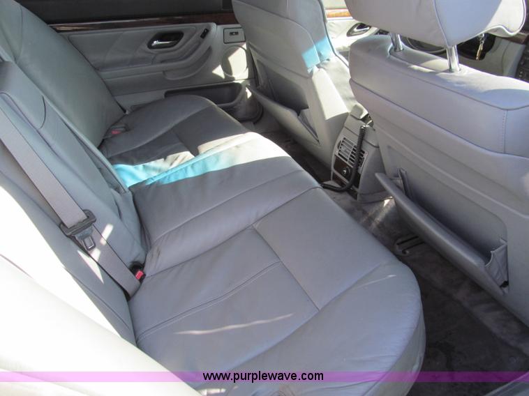 image for item F4599 1995 BMW 740i