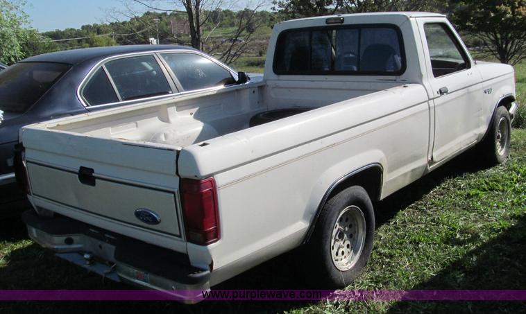 image for item F4600 1991 Ford Ranger XLT pickup truck