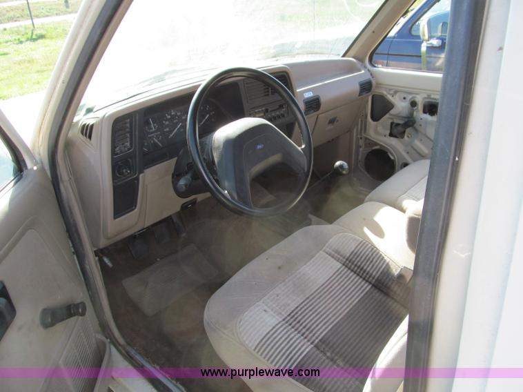 image for item F4600 1991 Ford Ranger XLT pickup truck