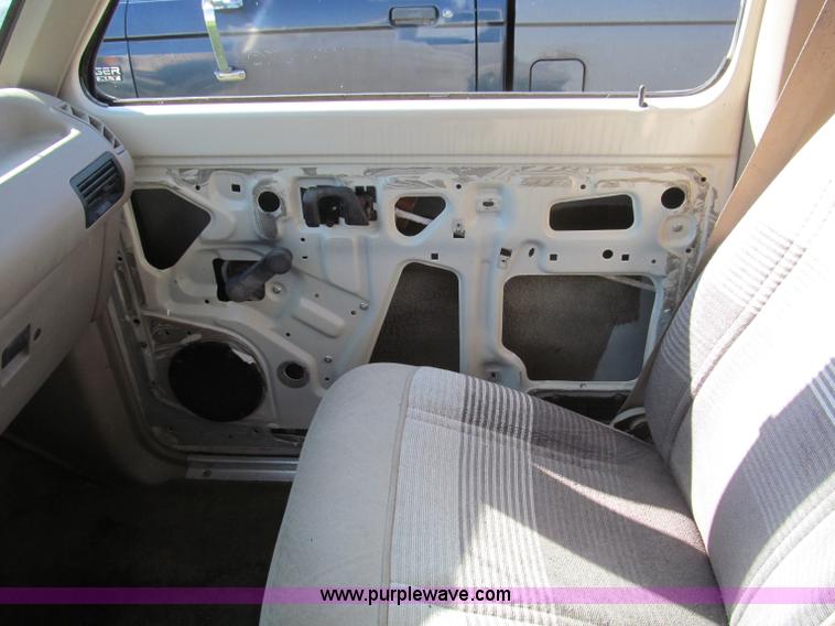 image for item F4600 1991 Ford Ranger XLT pickup truck