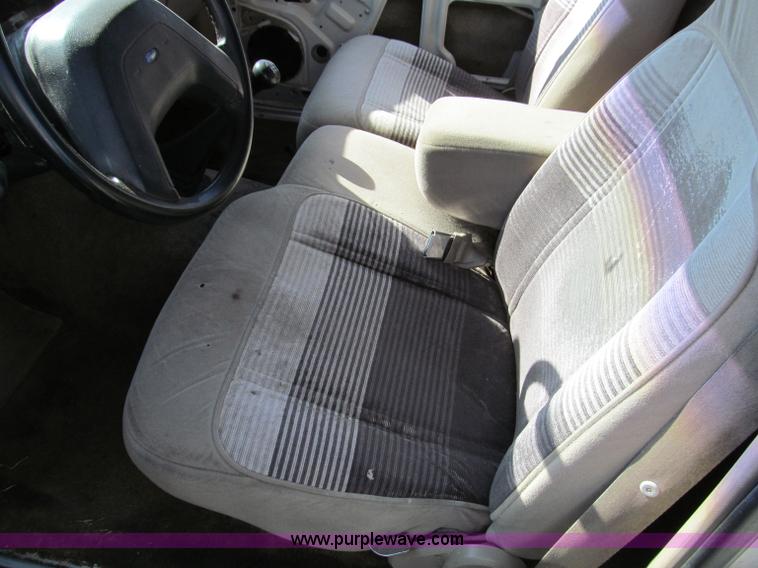 image for item F4600 1991 Ford Ranger XLT pickup truck