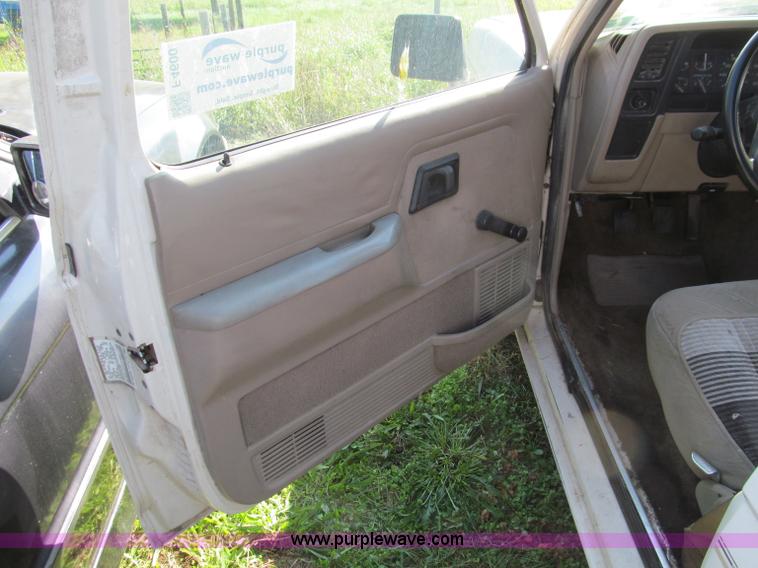 image for item F4600 1991 Ford Ranger XLT pickup truck