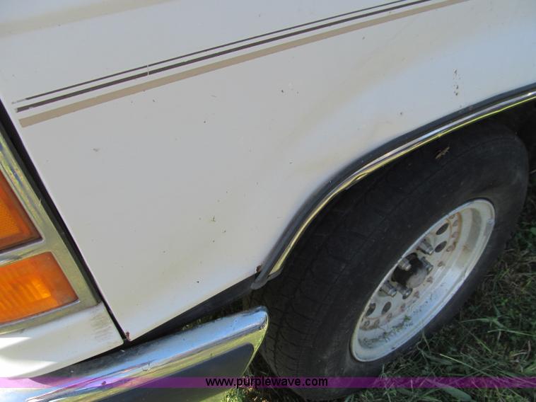 image for item F4600 1991 Ford Ranger XLT pickup truck