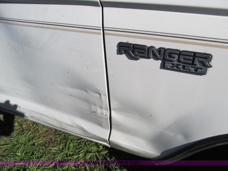 image for item F4600 1991 Ford Ranger XLT pickup truck