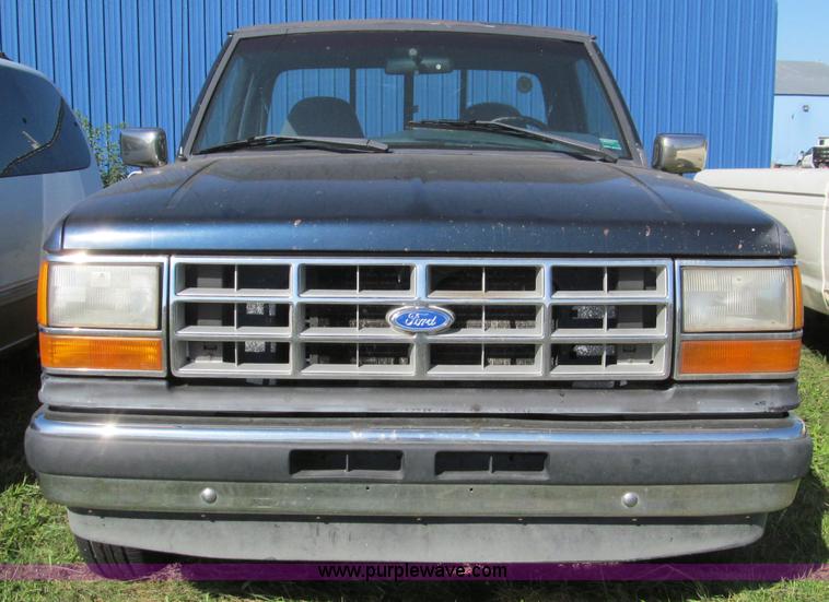 image for item F4601 1992 Ford Ranger XLT pickup truck