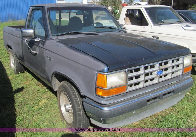 image for item F4601 1992 Ford Ranger XLT pickup truck