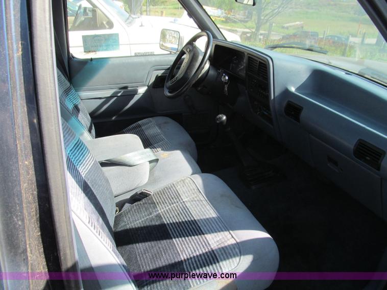 image for item F4601 1992 Ford Ranger XLT pickup truck