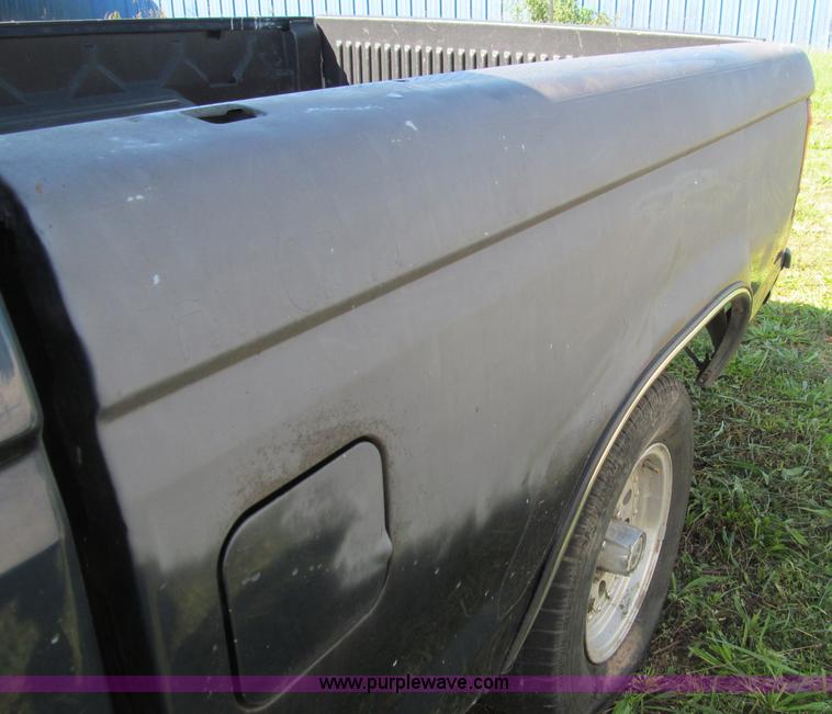 image for item F4601 1992 Ford Ranger XLT pickup truck