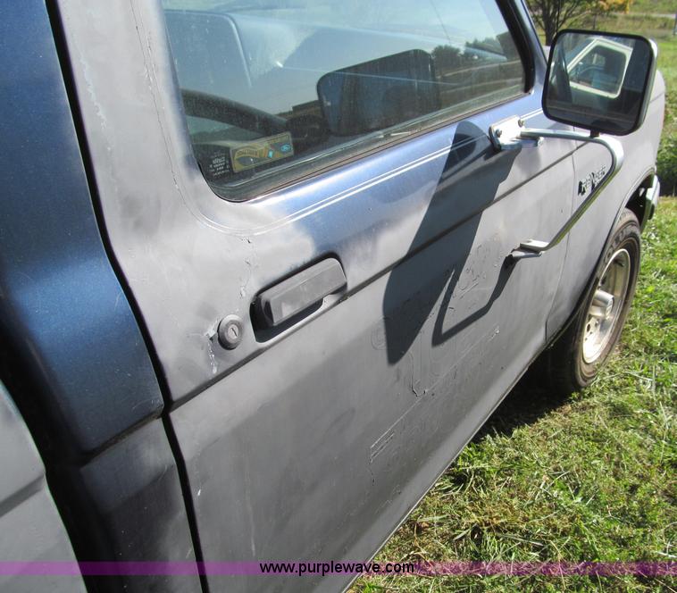 image for item F4601 1992 Ford Ranger XLT pickup truck