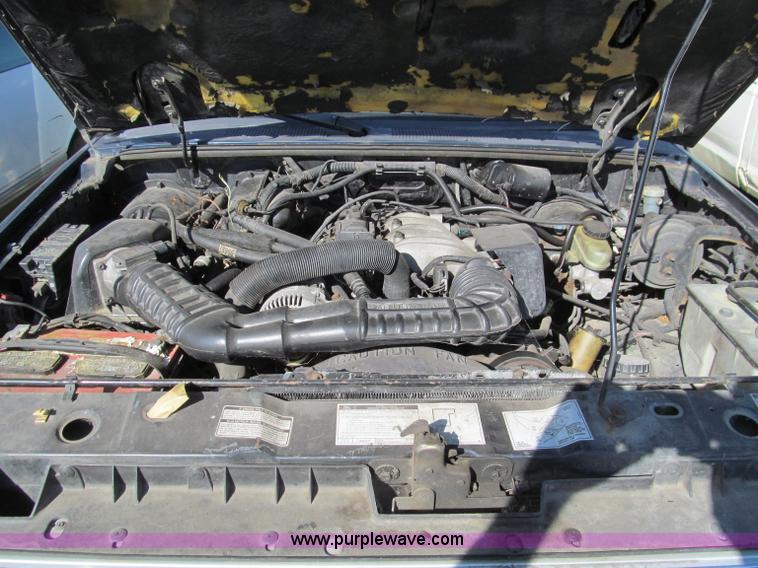 image for item F4601 1992 Ford Ranger XLT pickup truck