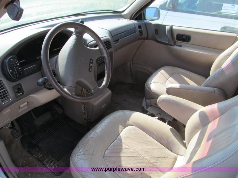 image for item F4602 1993 Mercury Villager LS mini van