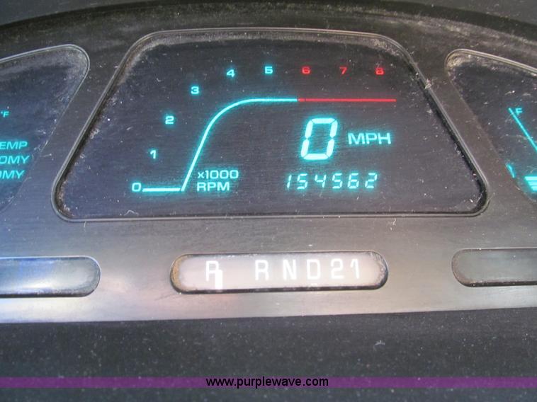 image for item F4602 1993 Mercury Villager LS mini van