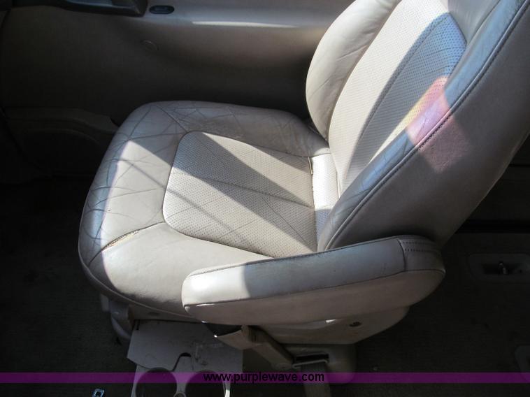 image for item F4602 1993 Mercury Villager LS mini van