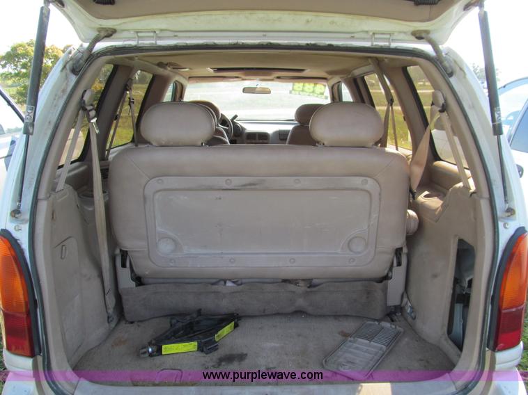 image for item F4602 1993 Mercury Villager LS mini van