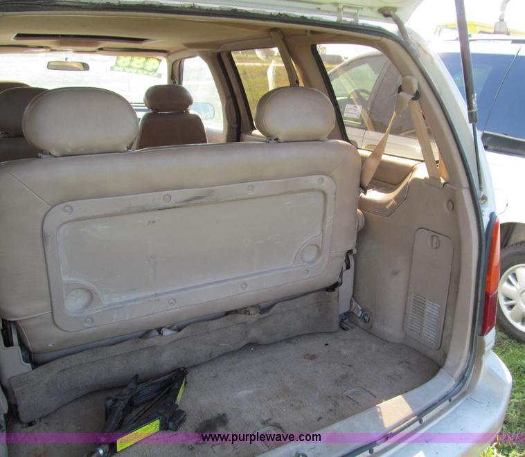 image for item F4602 1993 Mercury Villager LS mini van