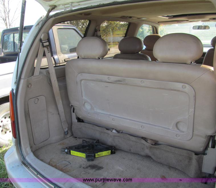 image for item F4602 1993 Mercury Villager LS mini van