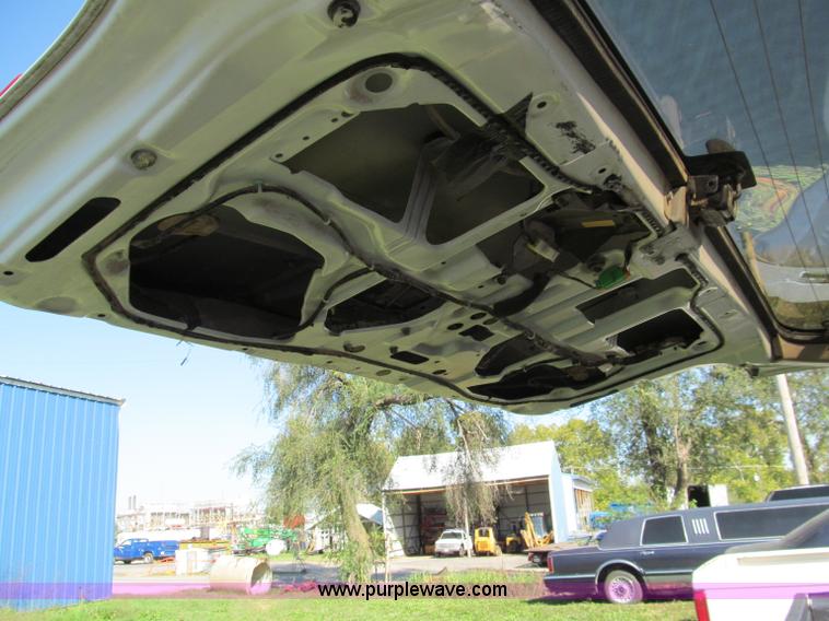 image for item F4602 1993 Mercury Villager LS mini van