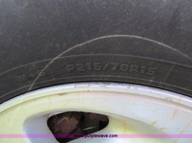 image for item F4602 1993 Mercury Villager LS mini van