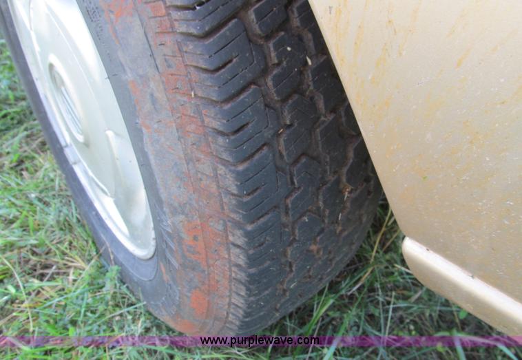 image for item F4602 1993 Mercury Villager LS mini van