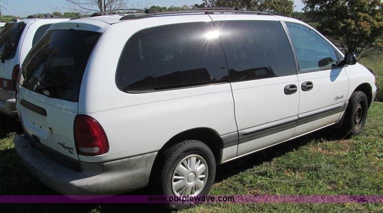 image for item F4603 1998 Plymouth Grand Voyager SE mini van