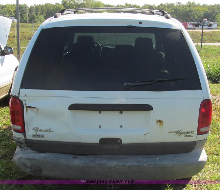 image for item F4603 1998 Plymouth Grand Voyager SE mini van