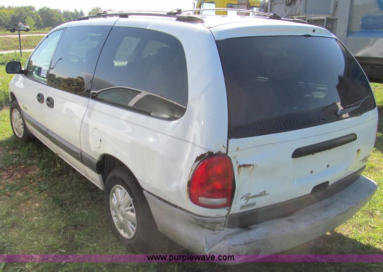 image for item F4603 1998 Plymouth Grand Voyager SE mini van