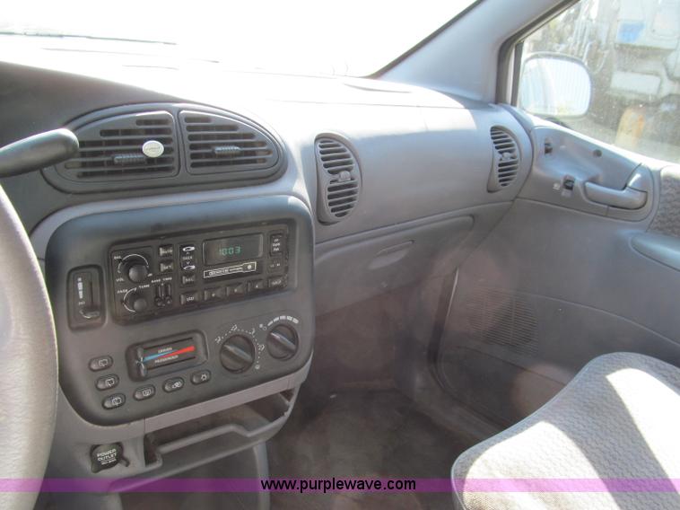 image for item F4603 1998 Plymouth Grand Voyager SE mini van