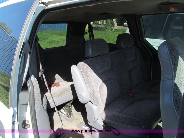 image for item F4603 1998 Plymouth Grand Voyager SE mini van