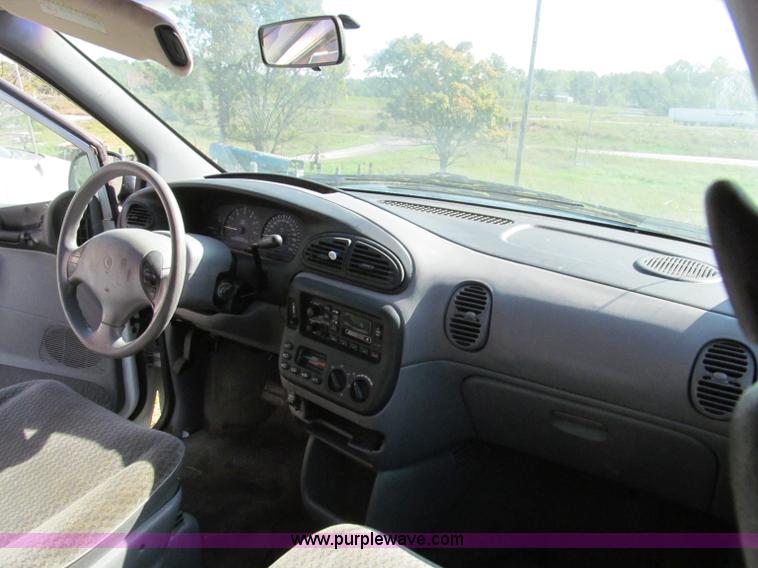 image for item F4603 1998 Plymouth Grand Voyager SE mini van