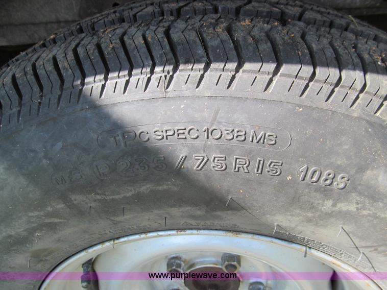 image for item F4604 1999 Chevrolet Suburban 1500 SUV