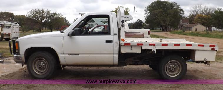 image for item F6100 1995 Chevrolet Cheyenne C2500 flatbed pickup truck