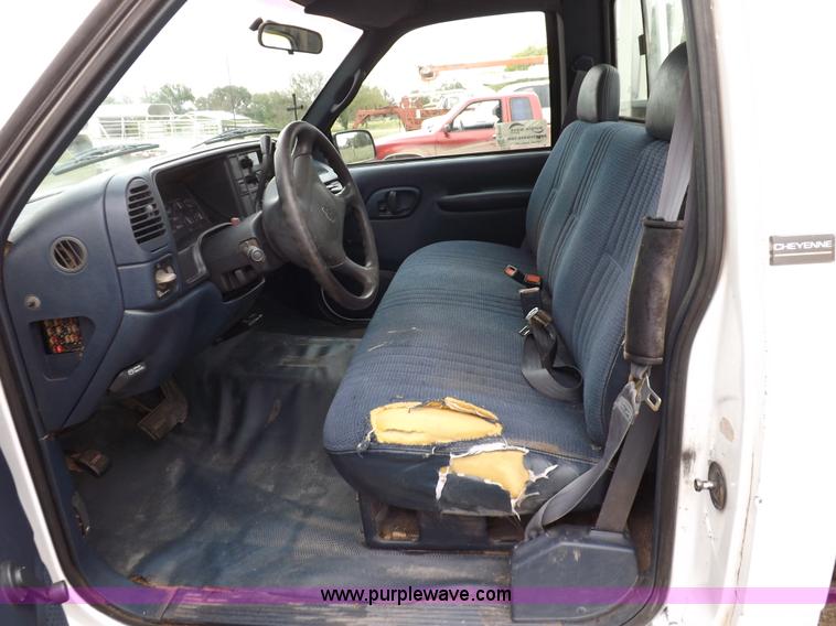 image for item F6100 1995 Chevrolet Cheyenne C2500 flatbed pickup truck