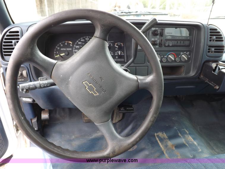 image for item F6100 1995 Chevrolet Cheyenne C2500 flatbed pickup truck