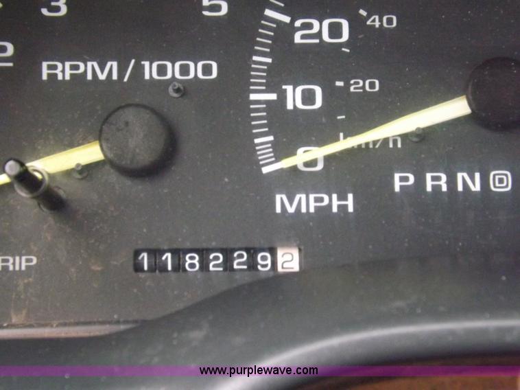 image for item F6100 1995 Chevrolet Cheyenne C2500 flatbed pickup truck