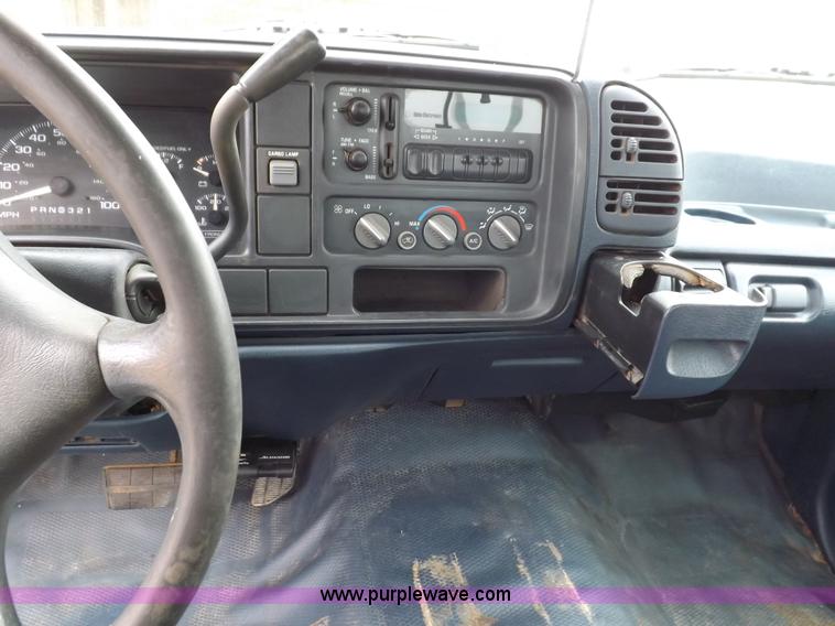 image for item F6100 1995 Chevrolet Cheyenne C2500 flatbed pickup truck