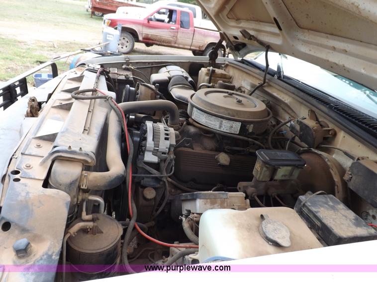 image for item F6100 1995 Chevrolet Cheyenne C2500 flatbed pickup truck