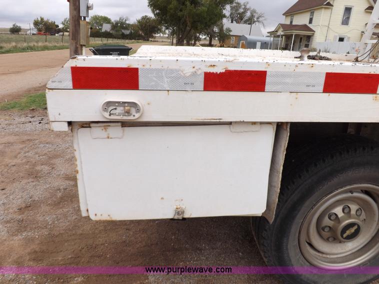 image for item F6100 1995 Chevrolet Cheyenne C2500 flatbed pickup truck